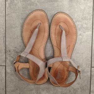 Born Aswan t-strap sandals EUC